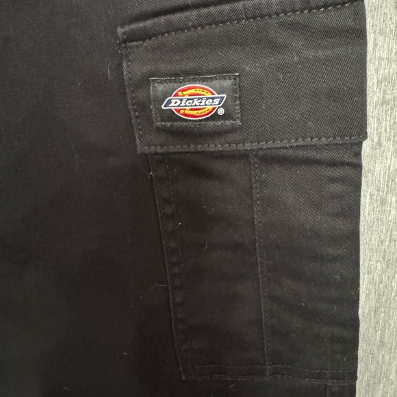 Dickies Woman Black Cargo Pants - Picture 4 of 8